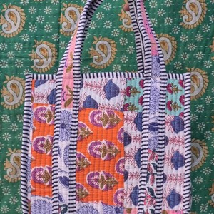 Bolsa de Mano Sostenible de Algodón Acolchado con Estampado Floral Boho, para Mujer, para Viajes a la Playa y Regalos, Regalos de Navidad, Bodas - Product Image 4