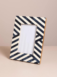 Cadre photo naturel tendance avec incrustation de toile, accessoires d'album photo en bois et résine, fabriqué en Inde pour un usage domestique - Product Image 3