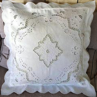Oreiller brodé en dentelle traditionnelle exporté en Europe Techniques tissées de textiles de maison respirants Commandes en grande quantité Bienvenue