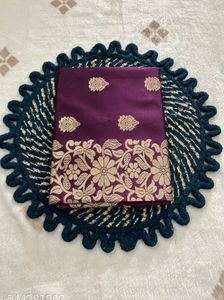 Sari de seda morado con borde estampado en lámina dorada con motivos florales para mujer, ropa de boda - Product Image 3