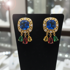 Pendientes de Plata de Ley 925 con Circonita Cúbica Azul Corte Hidro y Baño de Oro de 18K, Pendientes de Diseño Hechos a Mano, Regalo de Joyería para Mujer - Product Image 1