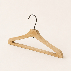 Percha de Madera Maciza de Lujo con Gancho Giratorio, Barra para Pantalones y Acabado Lacado Liso para Abrigos y Trajes Pesados, al Mejor Precio - Product Image 3