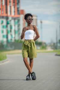 Shorts Bermuda de Algodón Verde Oliva de Cintura Alta para Mujer, con Cinturón, Corte Holgado, Estilo Casual, Tejido Transpirable - Product Image 5