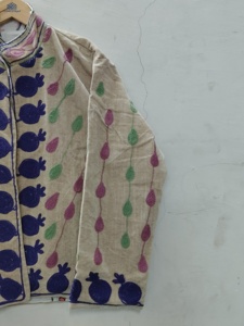 Chaqueta de Mujer con Cuello Mandarín, Manga Larga, Bordado a Mano con Diseño de Granadas, 100% Algodón, Estilo Primavera - Product Image 6