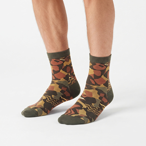 Chaussettes de sport sublimées pour hommes en gros, chaussettes de cheville personnalisées avec logo, respirantes et absorbant la transpiration - Product Image 1