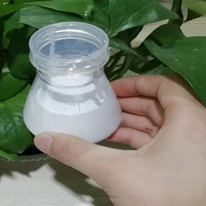 Premium natural <b>white</b> latex rubber 100% pure liquid latex for glove production, <b>balloon</b> making, and adhesives export - Product Image 3