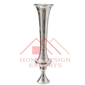 Jarrón de Metal Contemporáneo para Piso, Alto, con Diseño Escultórico Calado - Product Image 5