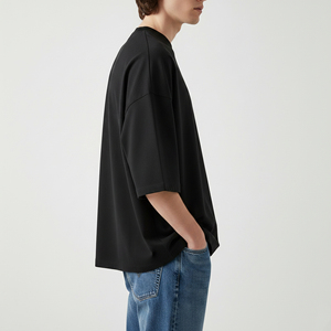 Camiseta de hombre de algodón 100% grueso, color negro sólido, ecológica, de corte holgado y extragrande, con logotipo personalizado serigrafiado OEM. - Product Image 6