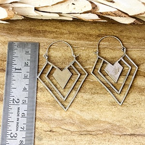 Último Diseño Pendientes de Aro Boho Chevron Joyería Étnica de Latón para Mujer Chapado en Plata Geométrico Rombo Colgante para Venta al por Mayor OEM ODM - Product Image 4