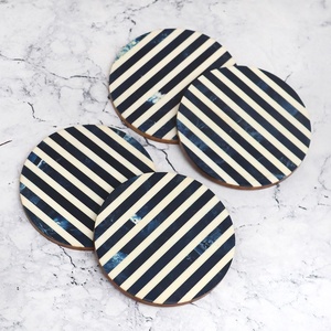 Sous-verres en résine à motif chevron faits à la main pour le bureau, sous-verres simples en os incrusté pour la maison, sous-verres en bois de manguier MDF pour l'hôtel - Product Image 3