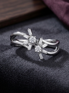 Anillo de Compromiso de Oro Blanco con Diamantes y Esmeraldas en Corte Pera, Certificado IGI, Oro Sólido de 14K, Anillo de Boda Romántico para Mujer - Product Image 5