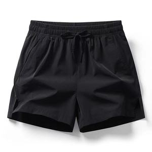 Pantalones Cortos Deportivos Ecológicos Personalizados para Hombre, con Bolsillos de Tela Transpirable de Secado Rápido y Cintura con Cordón Ajustable - Product Image 4