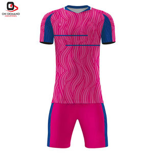 Ensemble de maillot et short de football pour hommes haute performance, respirant, léger, extensible, service OEM, design professionnel - Product Image 1
