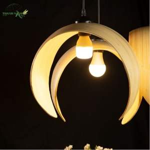 Lampe suspendue classique en bambou tissé à la main, écologique, inspirée des pétales naturels, pour cadeaux d'affaires - Product Image 3