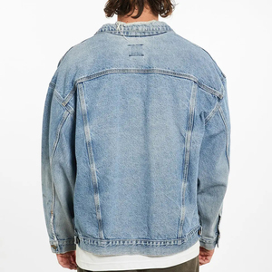 Chaqueta vaquera azul vintage de alta calidad con lavado ligero, corte holgado, cuello vuelto y botones, estilo streetwear. - Product Image 3