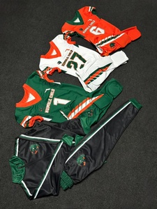 Ensemble uniforme de football américain personnalisé pour hommes : maillot, pantalon et survêtement sublimés, avec broderie Tackle Twill - Product Image 2