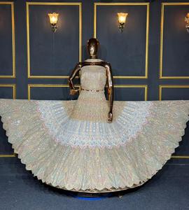 ชุดเลเฮนกาโชลีงานหนักสำหรับงานแต่งปีใหม่ พร้อมงานปักจาร์กันอย่างเต็มรูปแบบ และสไตล์อินเดียแบบดั้งเดิมที่โดดเด่น - Product Image 3