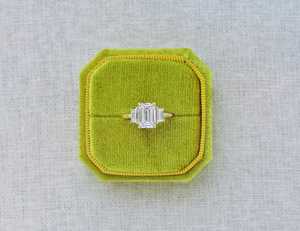 Bague en or jaune 14 carats plaqué or, diamant de laboratoire CVD taille émeraude 4 carats certifié IGI, couleur F, pureté VS1, cadeau de luxe pour femme - Product Image 6