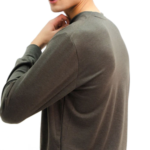 เสื้อสเวตเชิ้ตคอกลมผู้ชาย ทรงปกติ สีพื้น ผ้าถักโพลีเอสเตอร์ สวมใส่สบาย สไตล์ลำลองสำหรับฤดูใบไม้ร่วง ดีไซน์ระบายอากาศได้ดี - Product Image 5