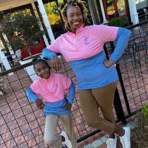 Pull à col zippé bicolore pour femmes Jack and Jill, avec logo brodé personnalisé, haut de sport color block, vente en gros OEM - Product Image 4