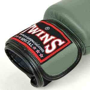 Gants de boxe professionnels personnalisés en cuir véritable légers avec logo et couleur sur mesure, fermeture auto-agrippante, unisexes, pour le sparring - Product Image 5