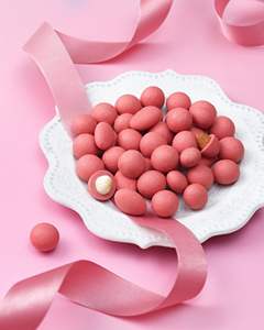 Dragées de chocolat personnalisées en gros, bonbons HALAL, fraises enrobées d'amandes et de noix de macadamia, 150g, bon prix, approvisionnement export - Product Image 3