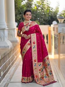 Ensemble de sari en soie à imprimé numérique violet, séchage rapide, tenue traditionnelle indienne et pakistanaise, robe à bordure florale pour cérémonie - Product Image 6