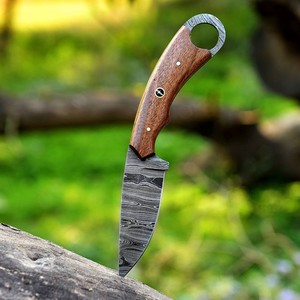Couteau de chasse en acier Damas sur mesure en gros |   Couteau de brousse pour la survie en plein air avec étui en cuir - Product Image 1