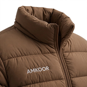 Veste matelassée à col montant pour homme, couleur personnalisée, en polyester épais, fermeture éclair, coupe-vent, poches, pour l'hiver - Product Image 3