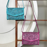 Sac à bandoulière en cuir fait main personnalisé de style vintage, sac à main sculpté floral, sac à bandoulière et à épaule fait main, style tendance