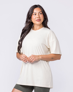 Nouvel arrivage : T-shirt basique en coton pour femme, coupe ample, couleur unie, décontracté, col rond, style oversize, idéal pour l'été - Product Image 4