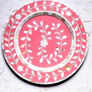 Assiette de présentation élégante en nacre de 9 pouces de United Trade World's Vaisselle de table jetable et durable Mtipurpose Food - Product Image 1