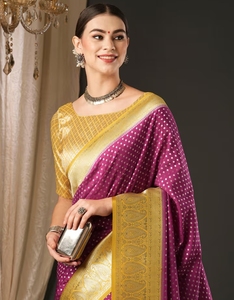 Sari de Diseño KV para Mujer, en Georgette Magenta, con Blusa sin Coser - Product Image 1