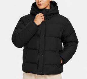 Veste matelassée à capuche pour homme, col montant, couleur unie, rembourrage en polyester, séchage rapide, coupe-vent, vêtements d'hiver décontractés, fermeture éclair classique - Product Image 1