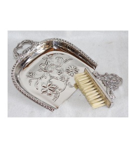 Luxury Metal Dust <b>Pan</b> For Stylish Home Utility And Efficient Cleaning With Strong <b>Handle</b> And Decorative Appeal - Product Image 1