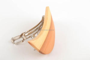 Pinzas de pelo impermeables en forma de corazón pulidas de cuerno de búfalo hechas a mano para pelo corto y largo hechas en India por FWE - Product Image 6