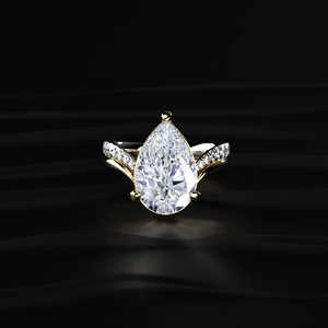Bague personnalisée en moissanite taille poire 3 carats, ensemble de alliances incurvées, moissanite incolore VVS1, diamant en moissanite, argent 925, or 10K 14K 18K, fabrication usine - Product Image 2