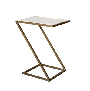 Fournisseur de meubles de luxe, table basse en marbre blanc, présentoir en forme de Z, plaques dorées, table en métal pour salon - Product Image 1