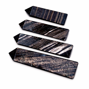 Obelisco de Jaspe Hipersteno Rayado Natural Tallado Plano Pulido a Mano Torre de Piedra Preciosa Oscura para Meditación Reiki y Conexión a Tierra - Product Image 1