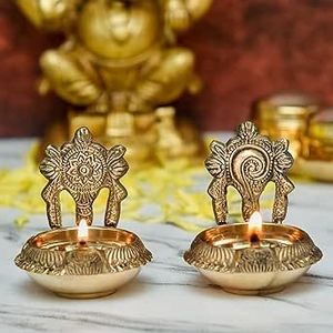 Lampe à huile Deepak élégante en laiton pour la décoration de la maison, du temple, des fêtes et des célébrations - Fabricant et exportateur en gros d'Inde - Product Image 3