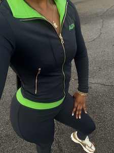 Conjunto de Ropa para Mujer al por Mayor, Camiseta de Algodón Raglán Ajustada Personalizada con Contraste y Pantalones Acampanados, Conjunto de Dos Piezas para Descansar - Product Image 1