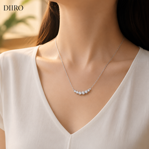 Collier élégant pour femme en or blanc 14 carats plaqué or, chaîne minimaliste, diamant rond en moissanite - Product Image 4