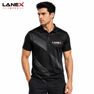 เสื้อโปโลสีดำพิมพ์ลายตามสั่งขายส่งสำหรับผู้ชาย เสื้อโปโลโพลีเอสเตอร์ระบายอากาศได้ดี ชุดกีฬากอล์ฟ ชุดยูนิฟอร์มทีม OEM ODM - Product Image 1