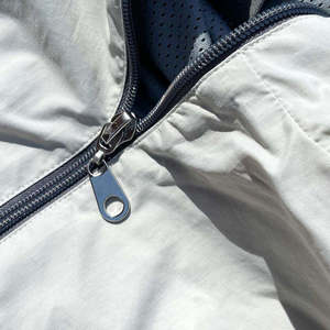 Conjunto Deportivo Cortavientos para Hombre, Chaqueta Ligera con Capucha y Cierre, con Pantalones Deportivos a Juego, Ropa Deportiva Transpirable para Deportes al Aire Libre - Product Image 3