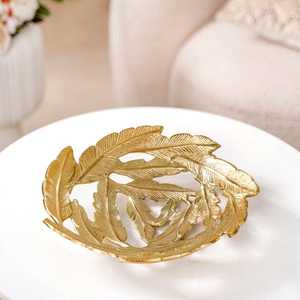 Plateau décoratif en aluminium artisanal moderne en forme de plume dorée pour mariage, remise de diplôme, Diwali, fêtes, décoration de la maison - Product Image 2