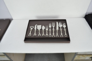10 Pcs Silver <b>Flatware</b> And Cheese Knife Sets Custom Gift Box Packed Latest Arrival Horse Stirrup Cutlery Set Restaurant Cafe Use - Product Image 2