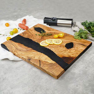 Planche à découper personnalisée en bois d'olivier de luxe Bold Blossom, écologique, résistante au lave-vaisselle, épaisseur 1,5 cm, pour la cuisine - Product Image 2