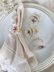 Anneaux de serviette en résine faits à la main avec motif floral pour centre de table de mariage et décoration de banquet - Product Image 6