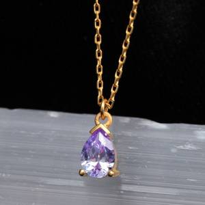 Colgante de plata de ley 925 chapado en oro con amatista, collar minimalista, regalo, colgante de amatista, joyería curativa para mujer - Product Image 1