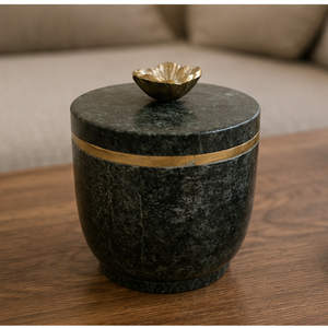 Pot décoratif rond en pierre noire avec bande dorée et bouton en forme de feuille, décoration minimaliste pour la maison - Product Image 2